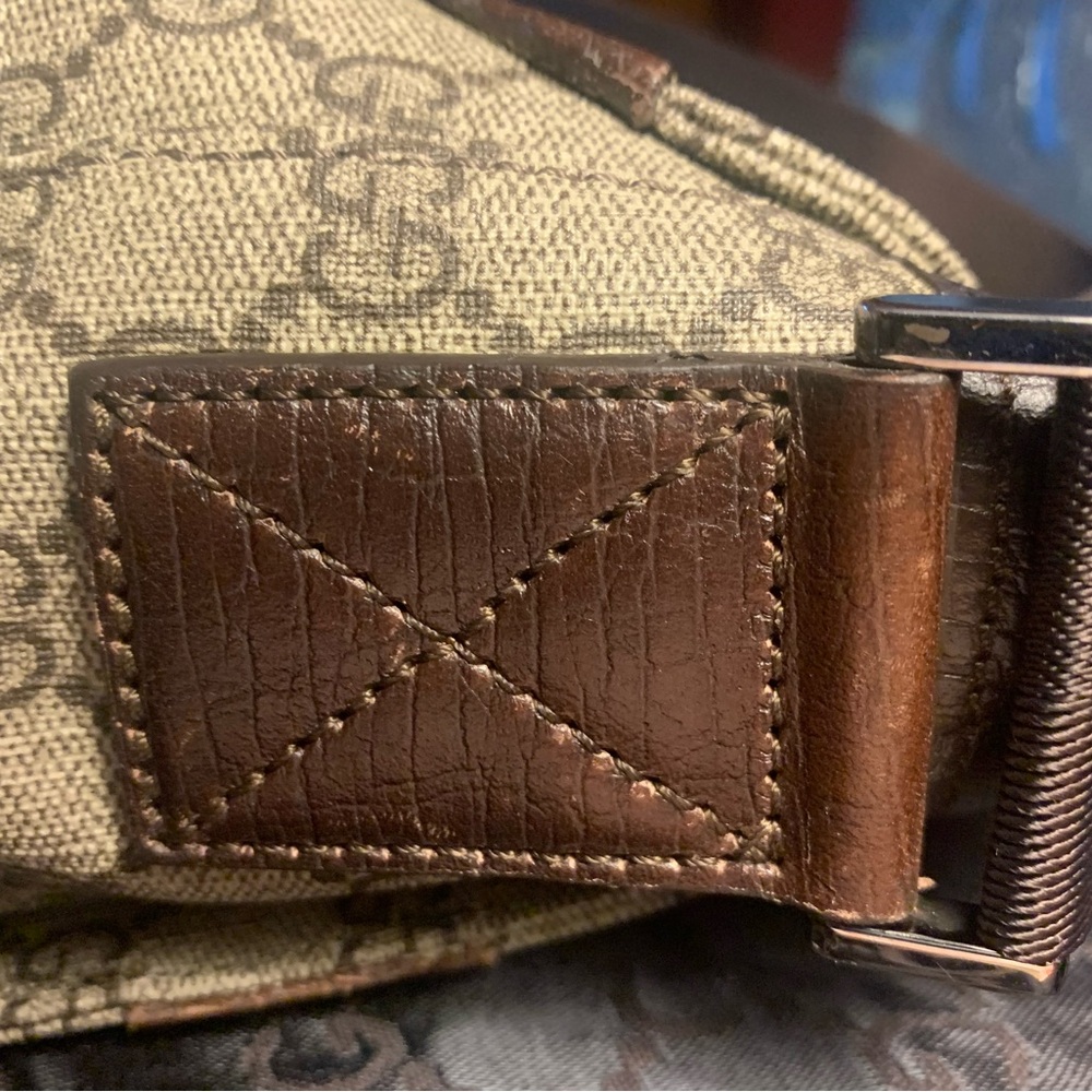 Gucci  GG Canvas Messenger bag with COA - Picture 10 of 16